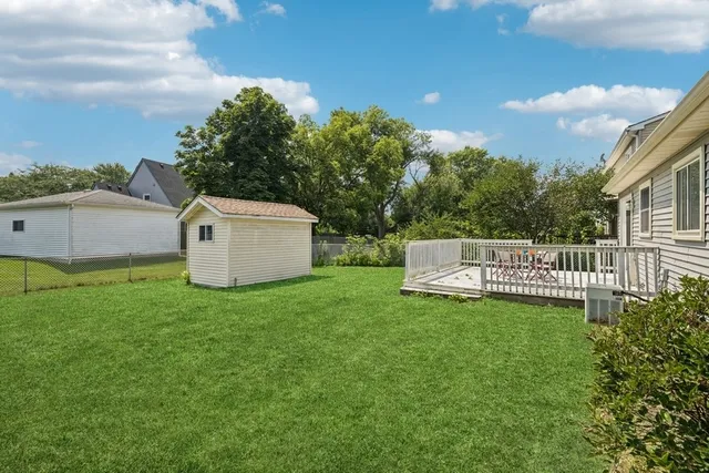 $329,000 | 717 North Lakeside Drive, Vernon Hills, IL 60061