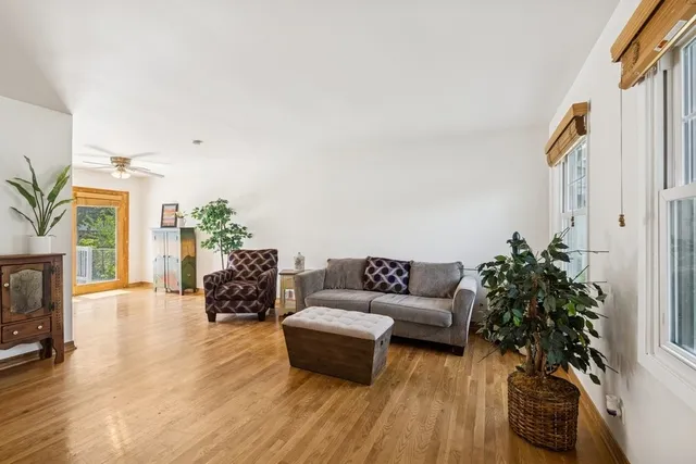 $329,000 | 717 North Lakeside Drive, Vernon Hills, IL 60061