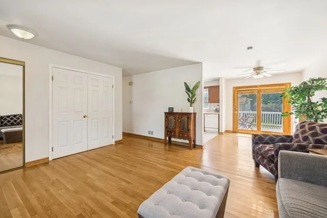 $329,000 | 717 North Lakeside Drive, Vernon Hills, IL 60061