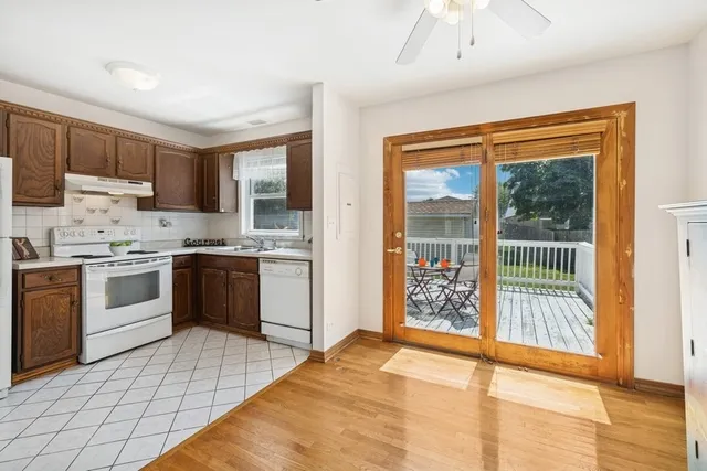 $329,000 | 717 North Lakeside Drive, Vernon Hills, IL 60061