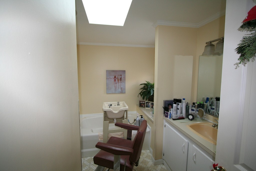 500 Mendon Road, Unit 211 Attleboro, MA 02703 - Photo 10 of 11 Gallery Image 10