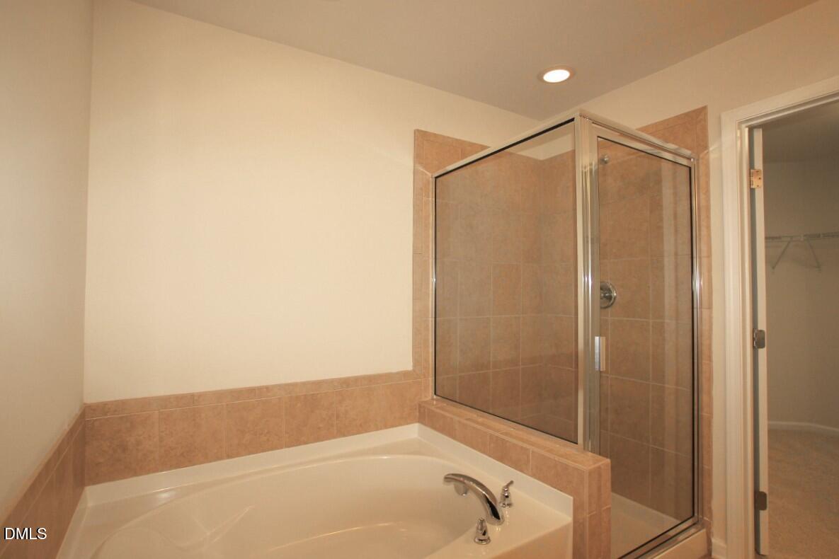 10019 Lynnberry Place Raleigh, NC 27617 - Photo 8 of 15 masterbath