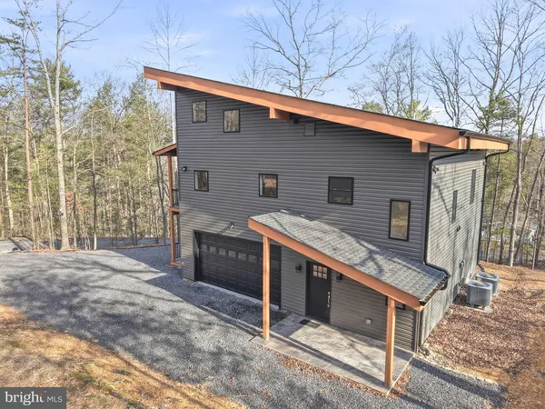$634,998 | 1034 Greenview Drive, Basye, VA 22810