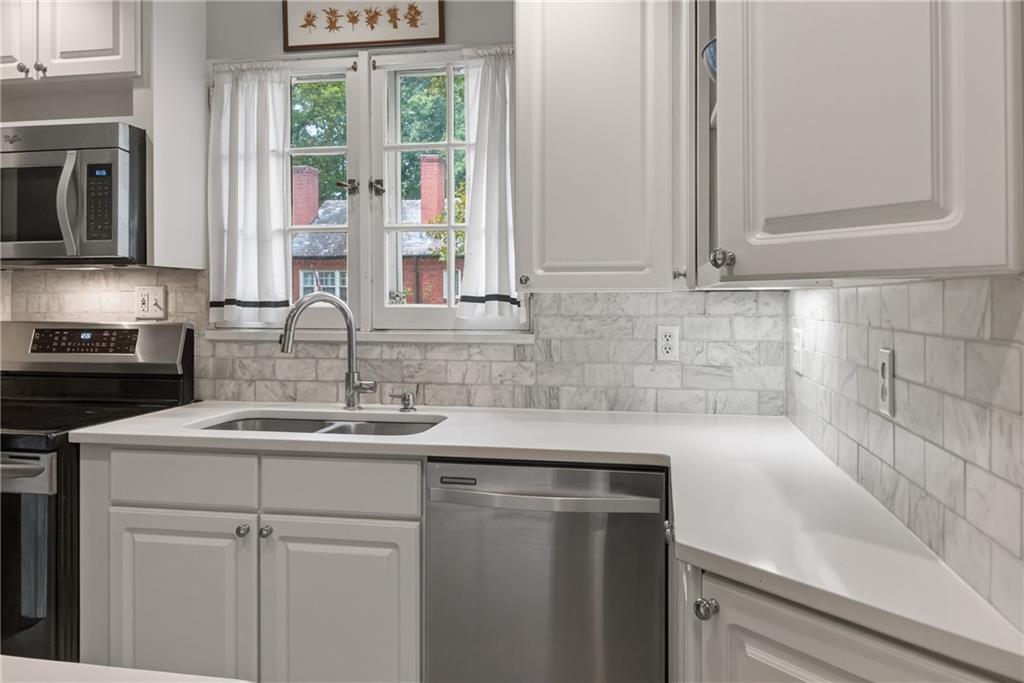 447 Sulgrave Road Pittsburgh, PA 15211 - Photo 15 of 38 Gallery Image 15