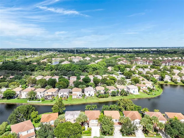 a view of a back yard of the house