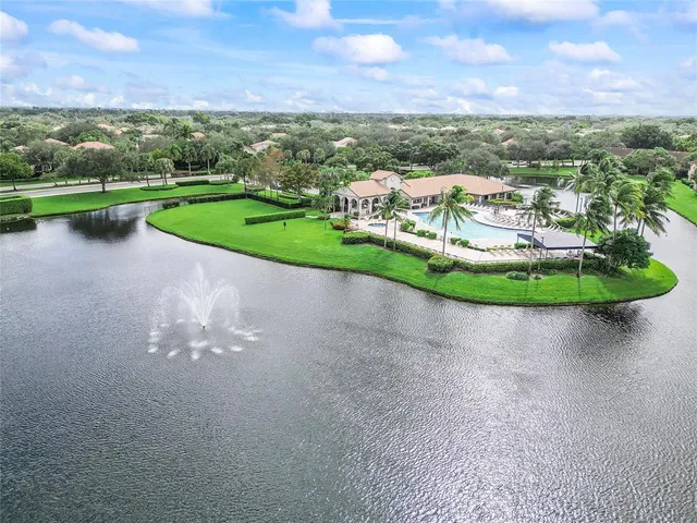 $715,900 | 10843 Northwest 12th Court, Plantation, FL 33322