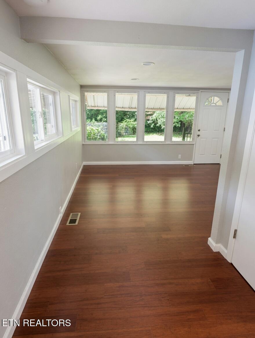 606 West Outer Drive Oak Ridge, TN 37830 - Photo 24 of 32 Into Living Room