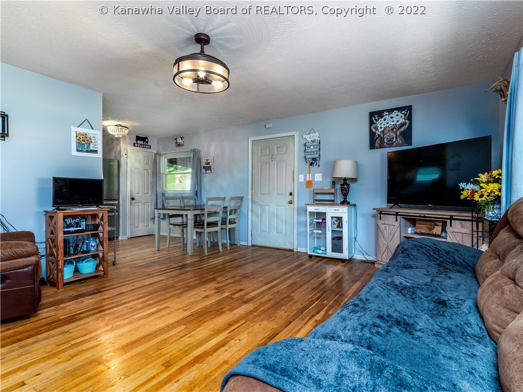9295 Charleston Road Ripley, WV 25271 - Photo 4 of 21 Gallery Image 4