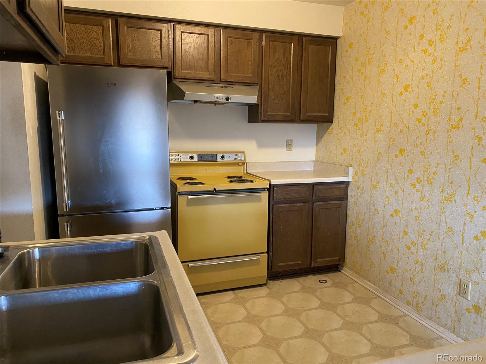 1165 Alter Way Broomfield, CO 80020 - Photo 7 of 31 a utility room with dryer and washer