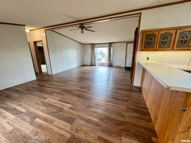 $1,400 | 14401 134th Avenue West, Taylor Ridge, IL 61284