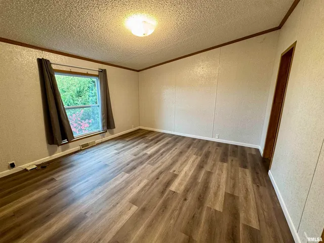 $1,400 | 14401 134th Avenue West, Taylor Ridge, IL 61284