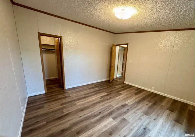 $1,400 | 14401 134th Avenue West, Taylor Ridge, IL 61284