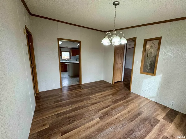 $1,400 | 14401 134th Avenue West, Taylor Ridge, IL 61284