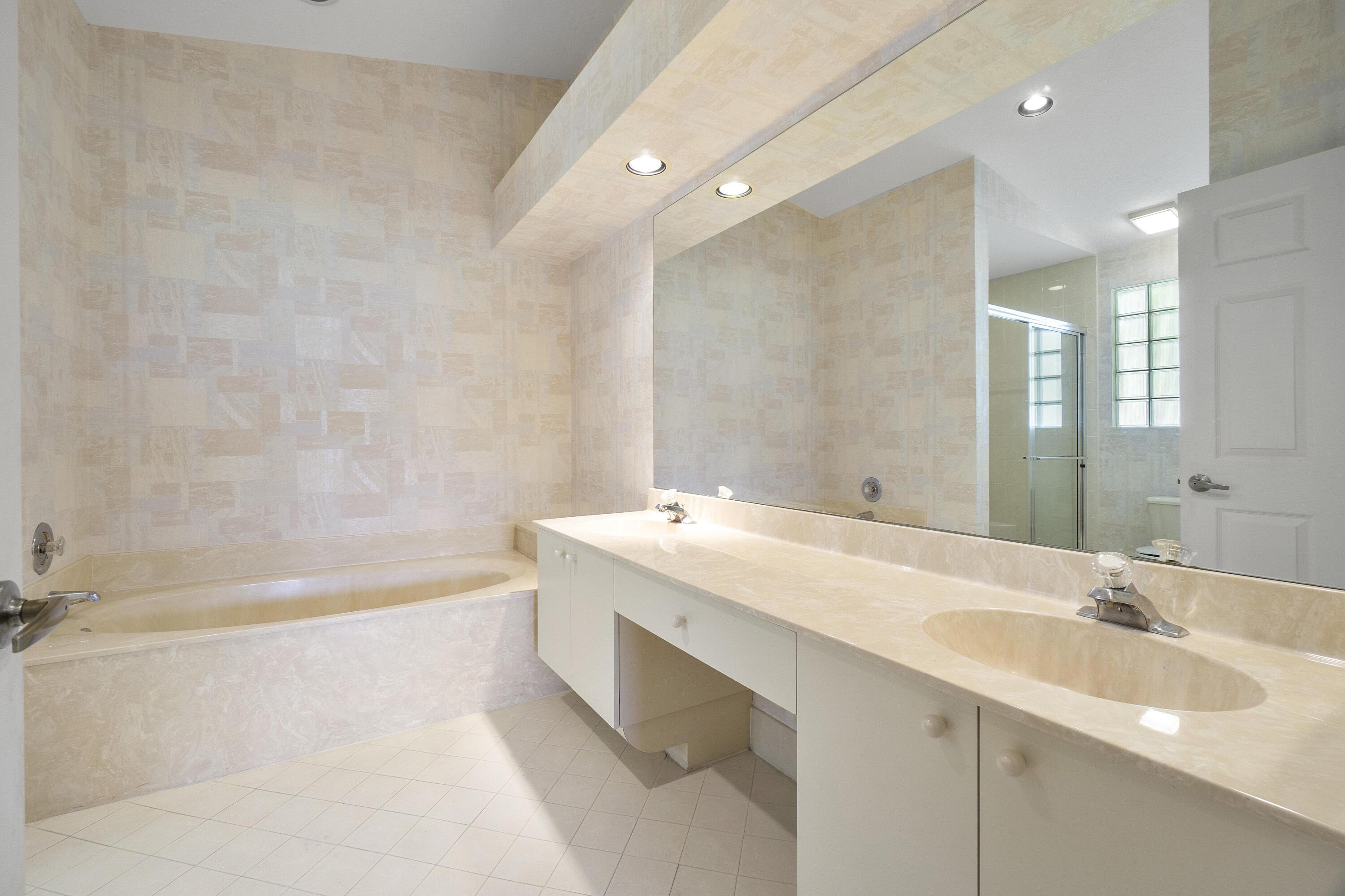 17205 Balboa Point Way Boca Raton, FL 33487 - Photo 8 of 15 Master Bathroom