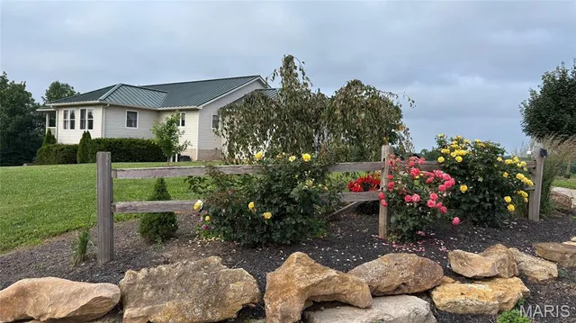 $422,000 | 1548 Koehn Road, Rockwood, IL 62280