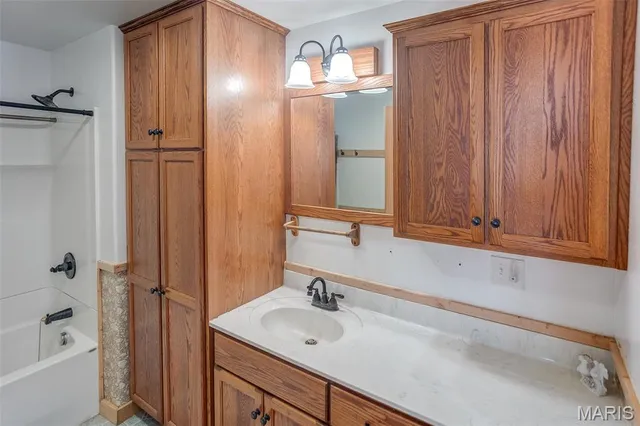 $422,000 | 1548 Koehn Road, Rockwood, IL 62280