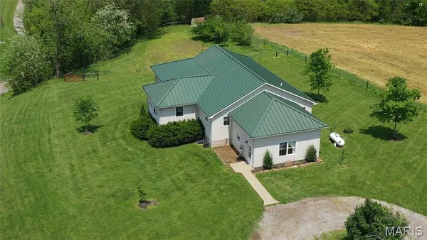 $385,000 | 1548 Koehn Road, Rockwood, IL 62280