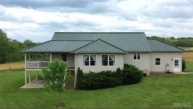 $422,000 | 1548 Koehn Road, Rockwood, IL 62280