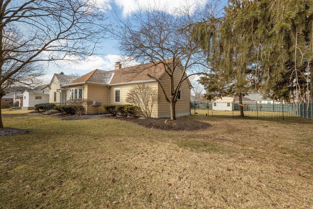975 Bernhard Road Columbus, OH 43213 - Photo 31 of 46 975BernhardRd-Exterior-3
