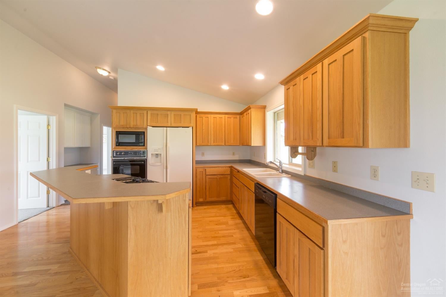 64485 Research Road Bend, OR 97703 - Photo 7 of 18 Additional Photo