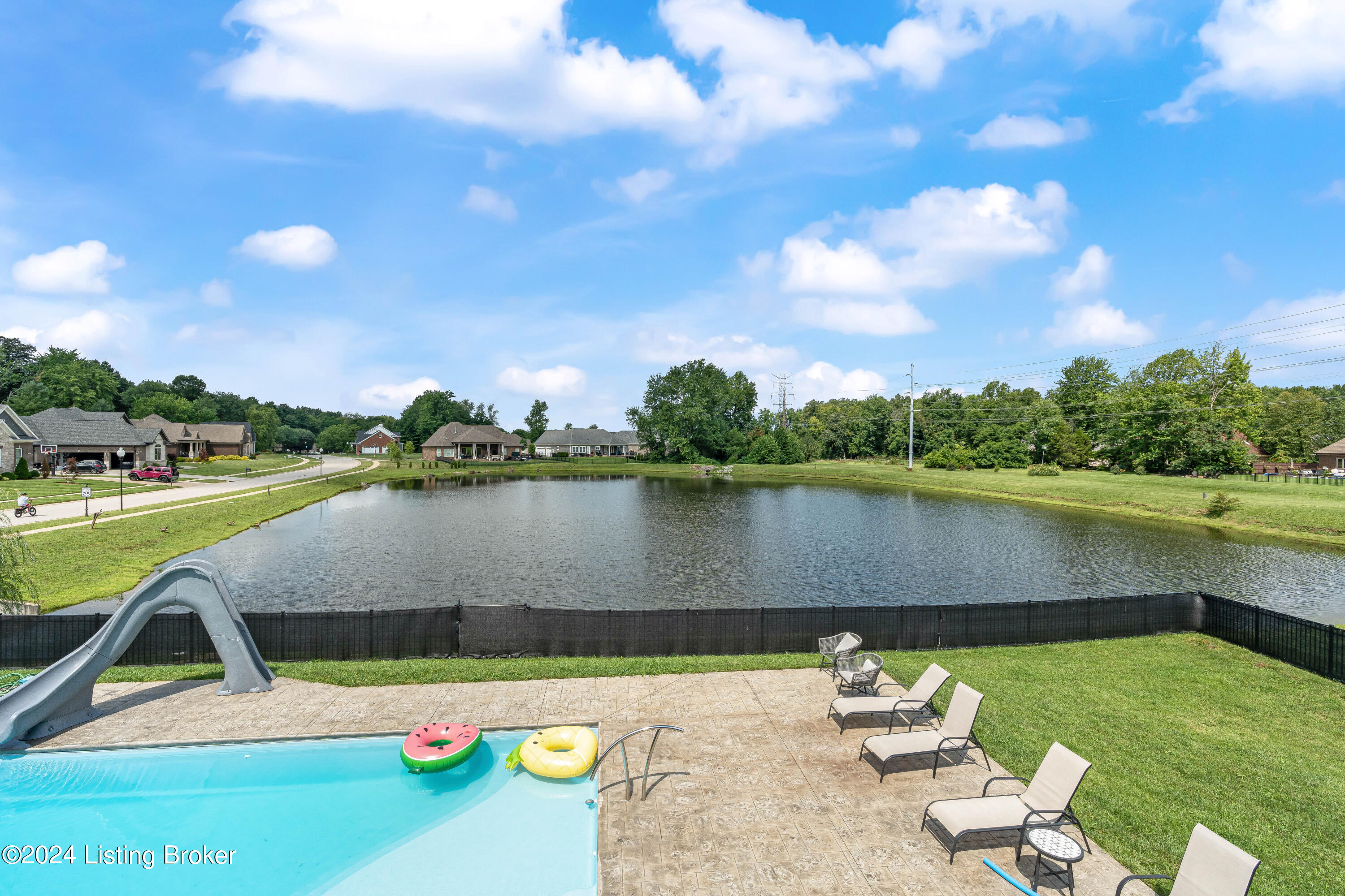 9713 Gutenberg Road Jeffersontown, KY 40299 - Photo 13 of 55 9713 Gutenberg Rd (13 of 57)