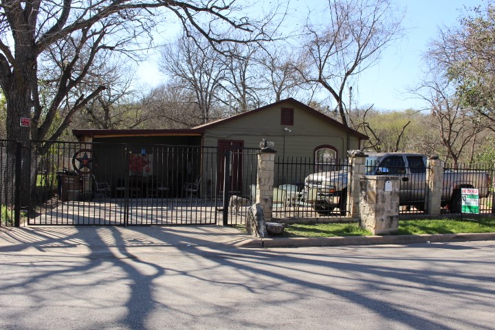 1202 Cometa Street Austin, TX 78721 - Photo 1 of 1