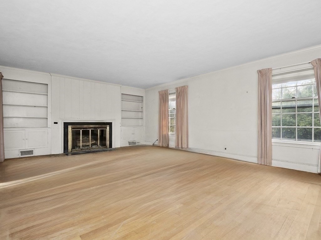 17 Glezen Lane Wayland, MA 01778 - Photo 5 of 34