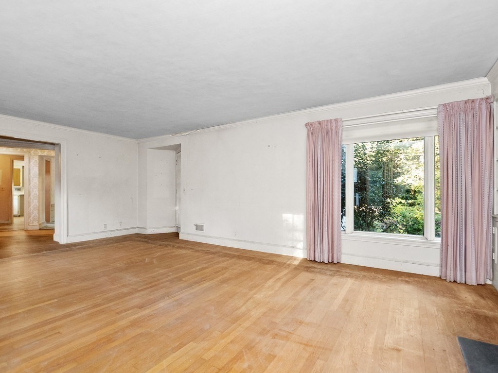 17 Glezen Lane Wayland, MA 01778 - Photo 7 of 34