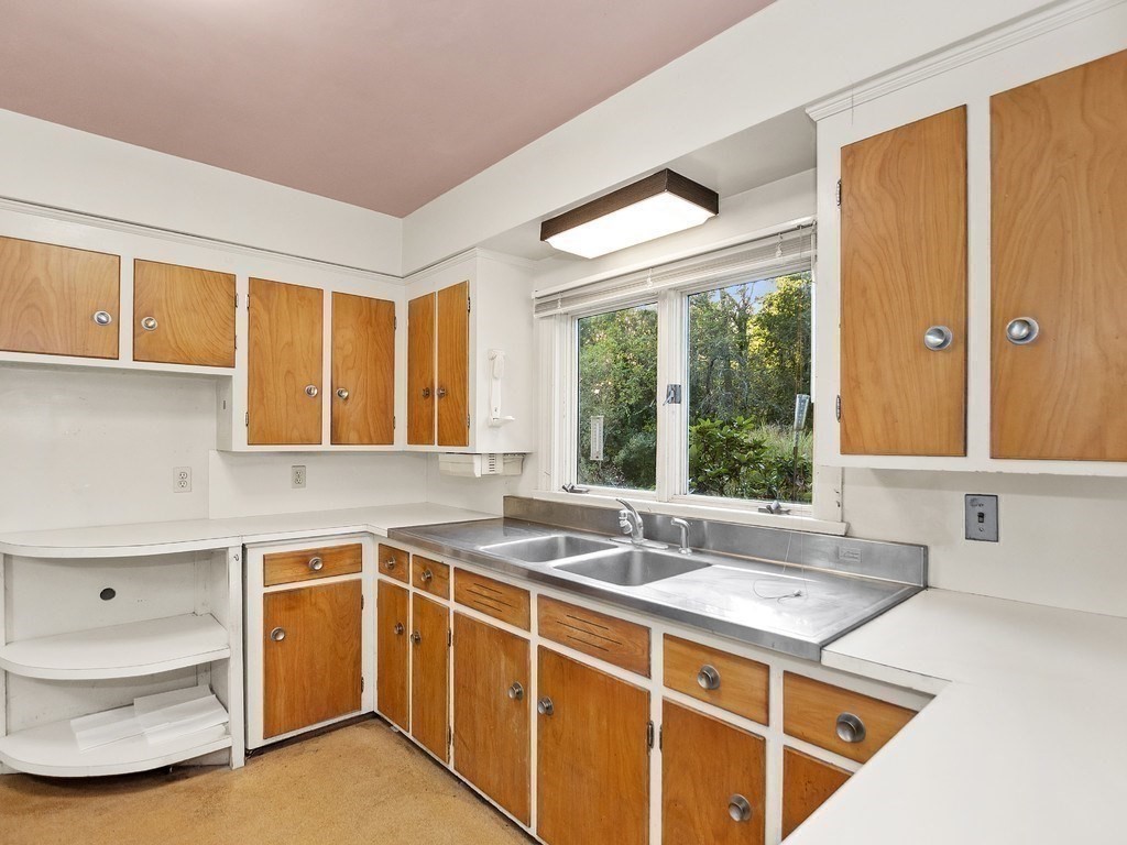 17 Glezen Lane Wayland, MA 01778 - Photo 9 of 34