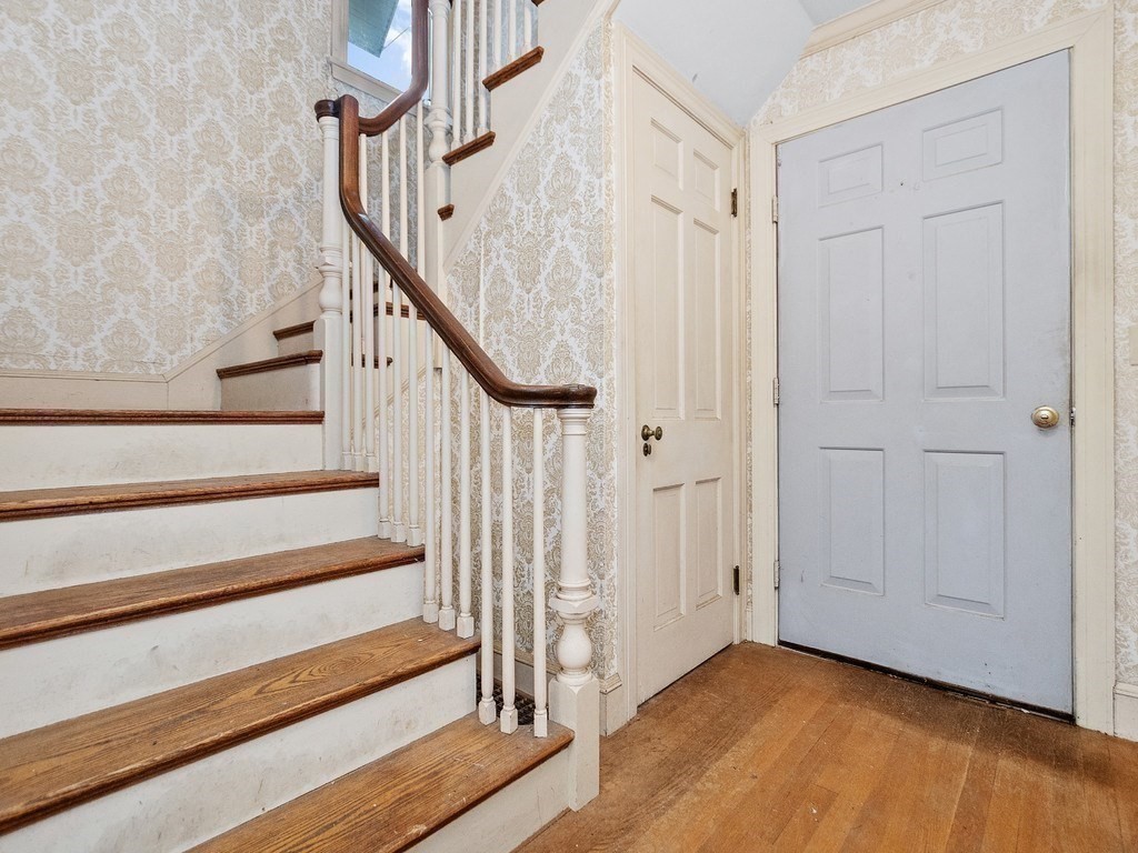 17 Glezen Lane Wayland, MA 01778 - Photo 10 of 34