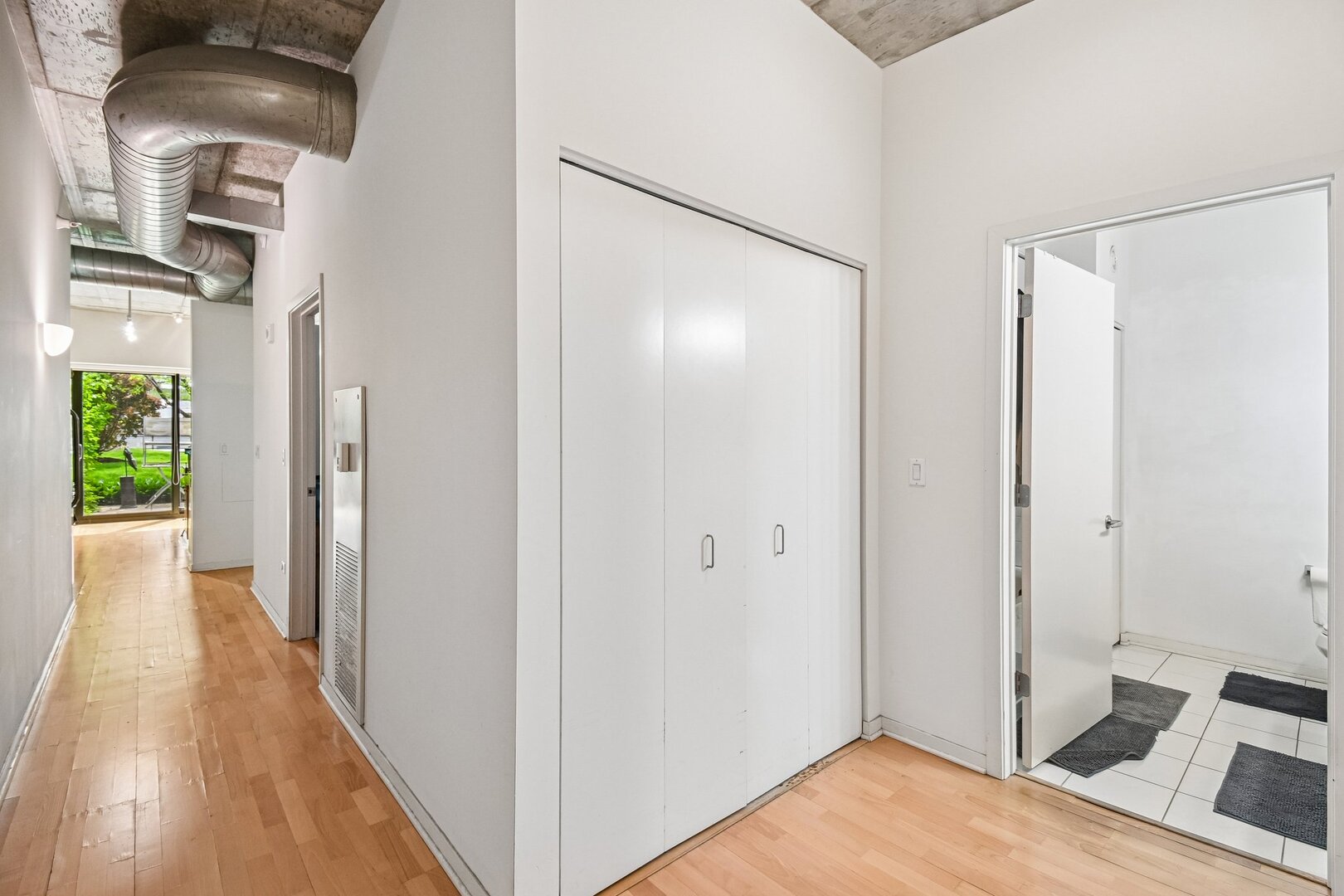 807 Davis Street, Unit 314 Evanston, IL 60201 - Photo 2 of 29