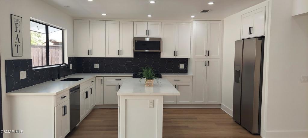 3477 Vicki Court Simi Valley, CA 93063 - Photo 5 of 23