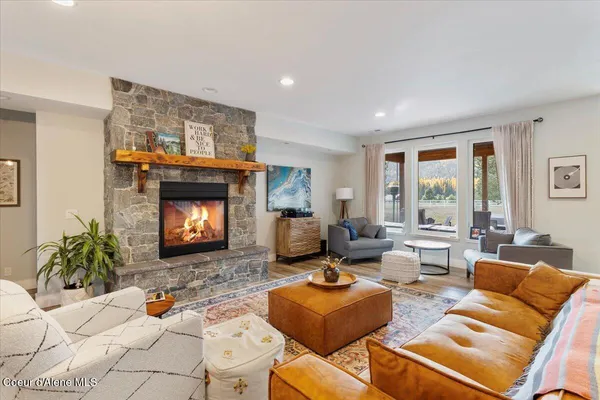 $1,385,000 | 2380 Dufort Road, Sagle, ID 83860