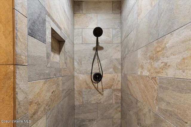 $1,400,000 | 2380 Dufort Road, Sagle, ID 83860