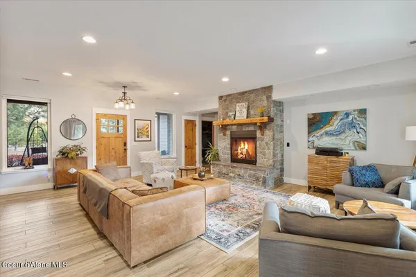 $1,385,000 | 2380 Dufort Road, Sagle, ID 83860