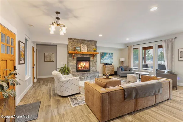 $1,385,000 | 2380 Dufort Road, Sagle, ID 83860