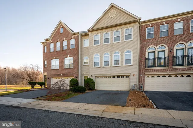 $470,000 | 29 Sycamore Lane, Bear, DE 19701