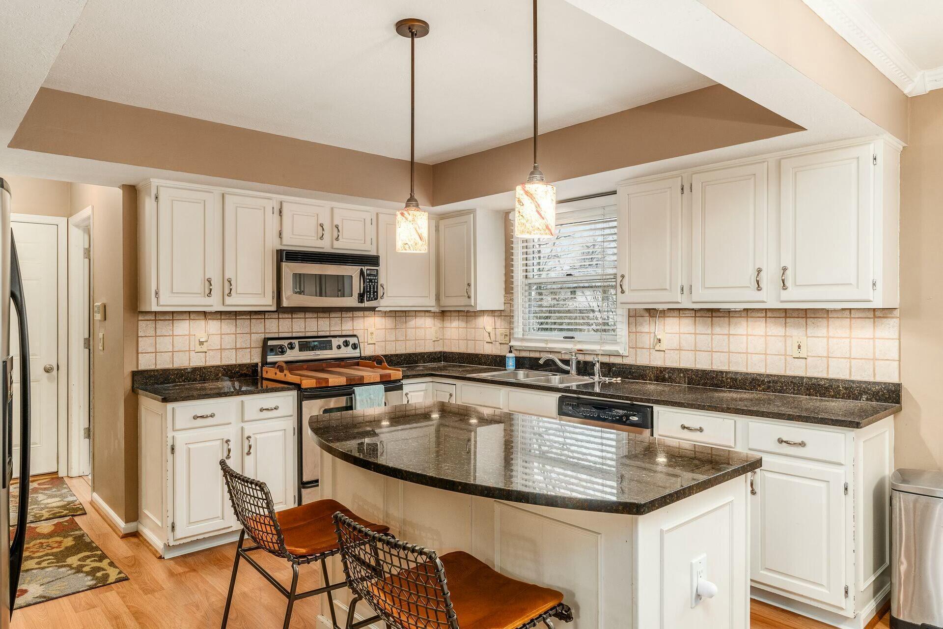 1051 Riva Ridge Boulevard Columbus, OH 43230 - Photo 14 of 54 tempImageOWAqCA