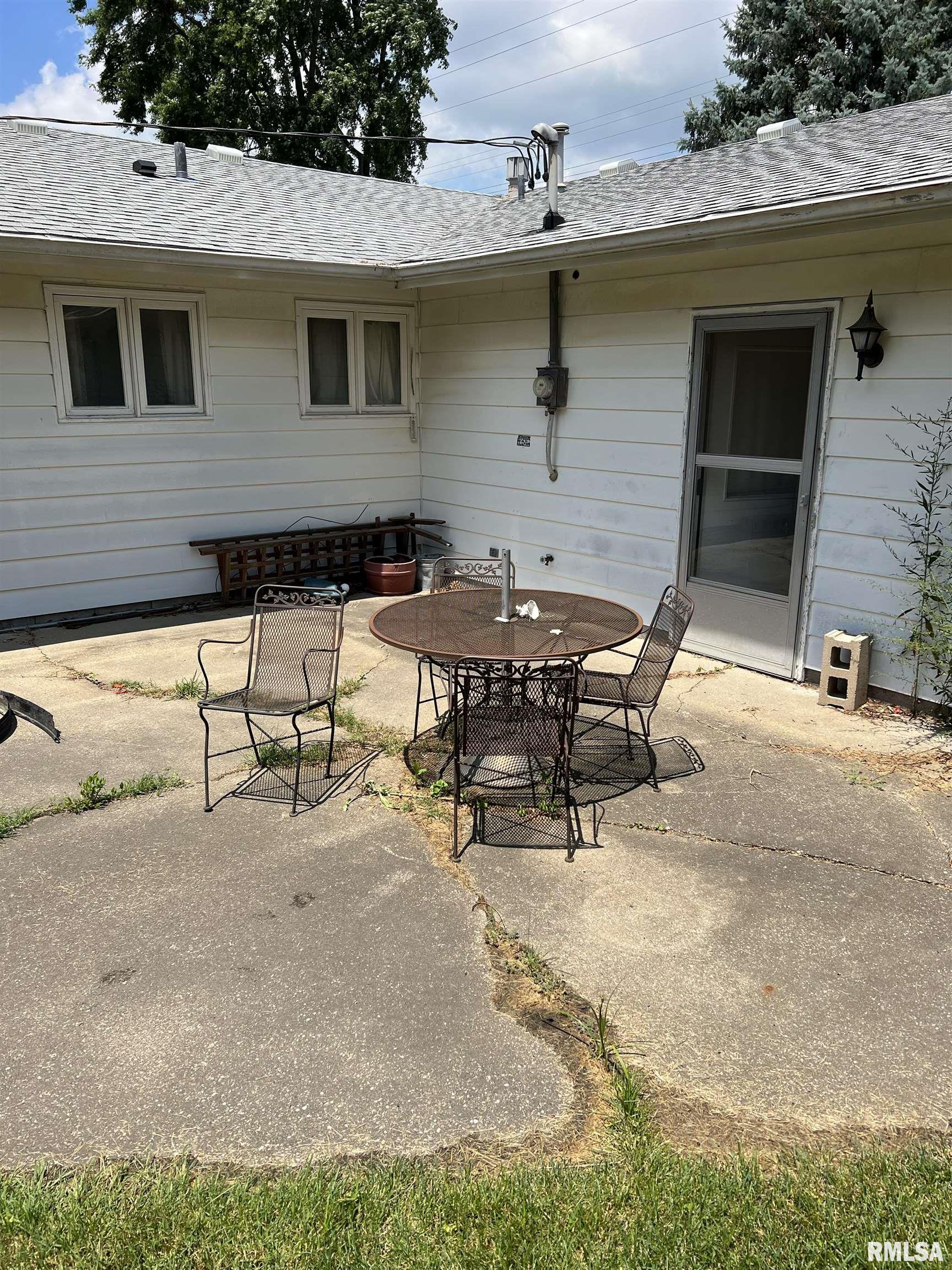 2416 East Sangamon Avenue Springfield, IL 62702 - Photo 5 of 20 Gallery Image 5