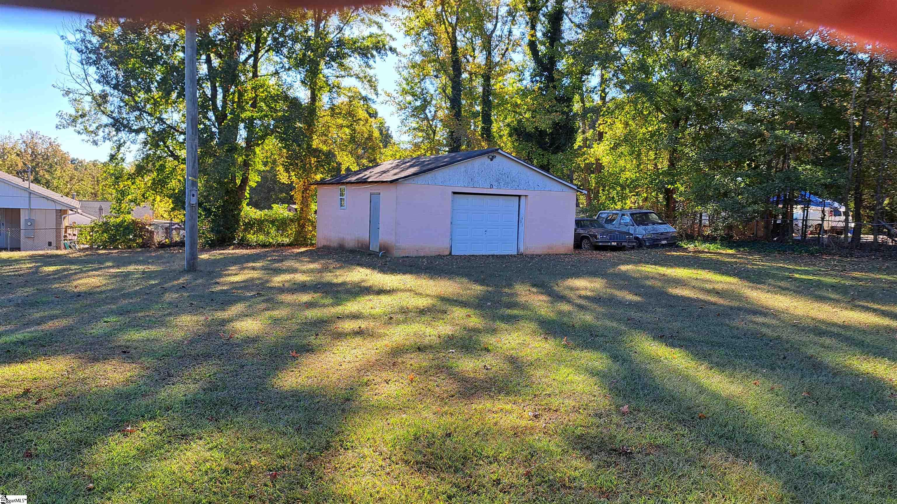 709 Staunton Bridge Road Greenville, SC 29611 - Photo 2 of 8