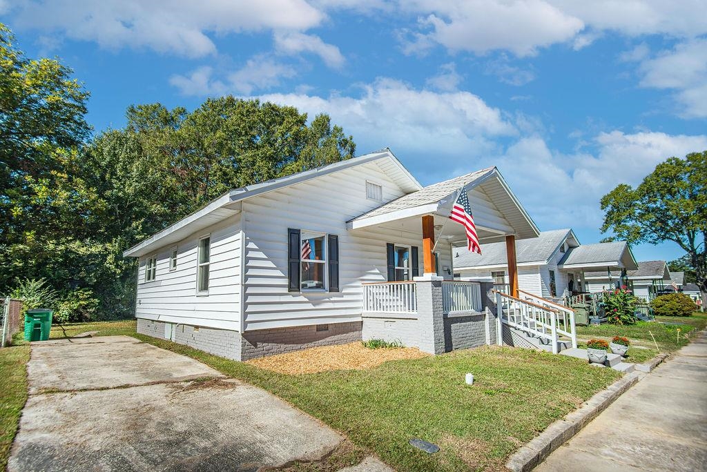 111 Gordon Street Clinton, SC 29325 - Photo 4 of 30 Gallery Image 4