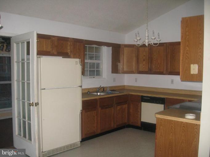 752 Ripplebrook Drive Culpeper, VA 22701 - Photo 5 of 8 Kitchen