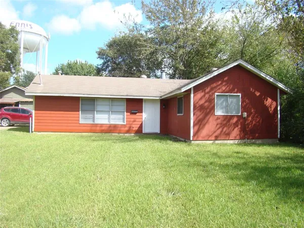 $1,400 | 1506 North Preston Street, Ennis, TX 75119