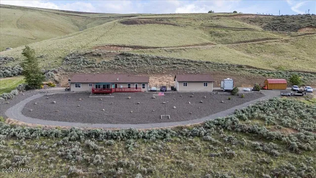 $590,000 | 3501 South 40th Avenue, Yakima, WA 98903