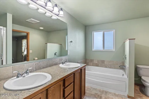 $575,000 | 3501 South 40th Avenue, Yakima, WA 98903