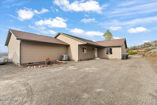 $575,000 | 3501 South 40th Avenue, Yakima, WA 98903