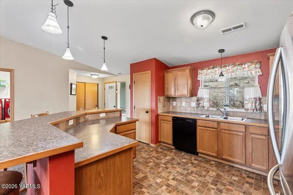 $575,000 | 3501 South 40th Avenue, Yakima, WA 98903