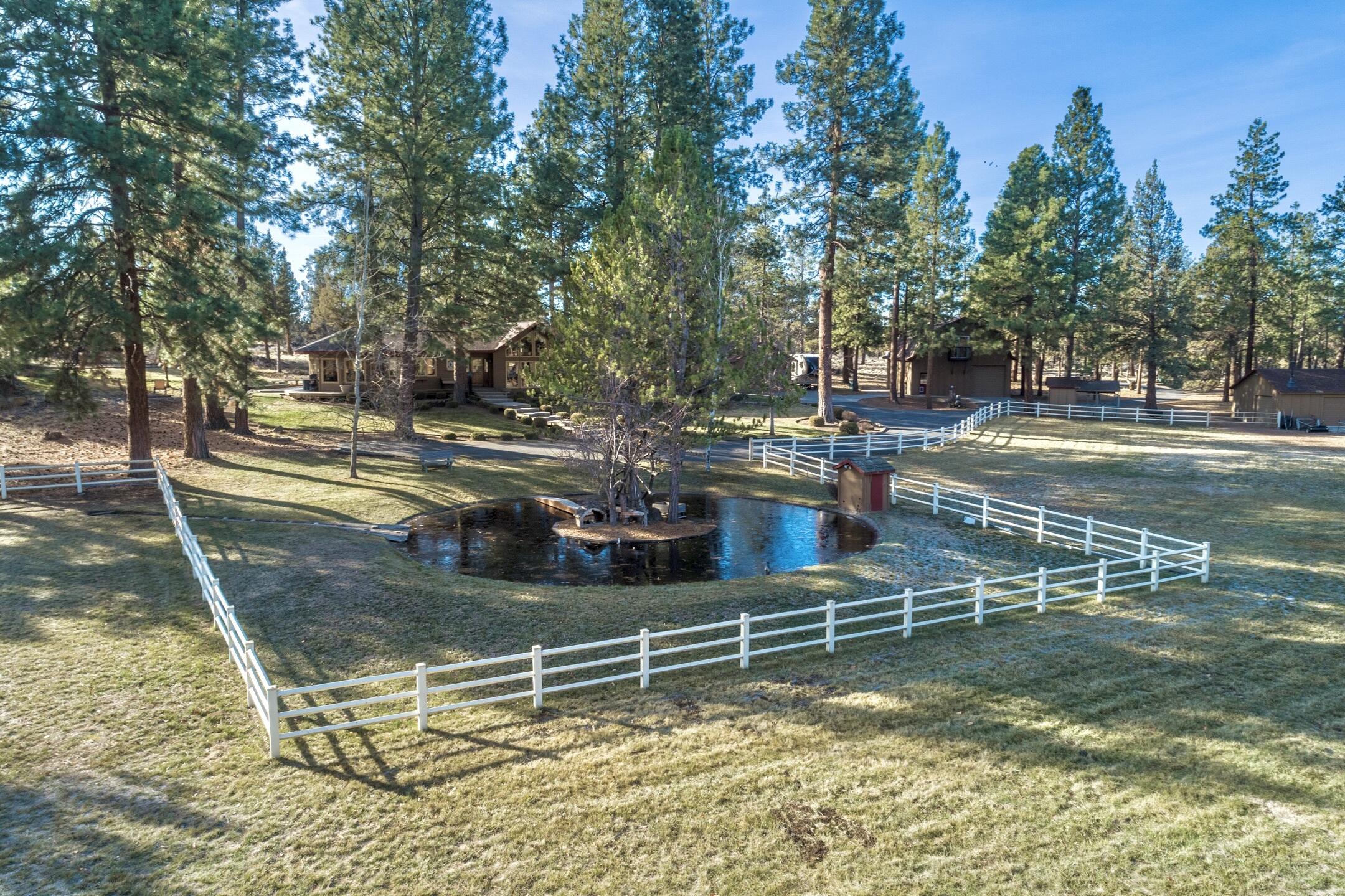 21575 McGilvray Road Bend, OR 97702 - Photo 2 of 36 2021_11_21_21575_mcgilvray-25