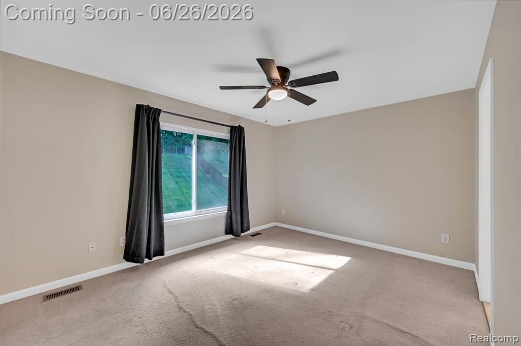 126 Eagle Ridge Road Lake Orion, MI 48360 - Photo 11 of 29