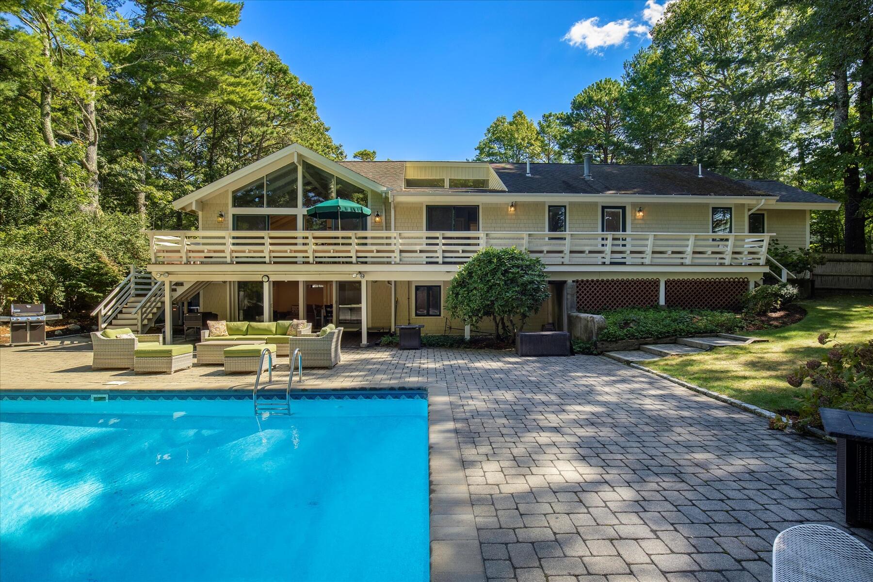 72 Walton Heath Way Mashpee, MA 02649 - Photo 3 of 58 IMG_0593